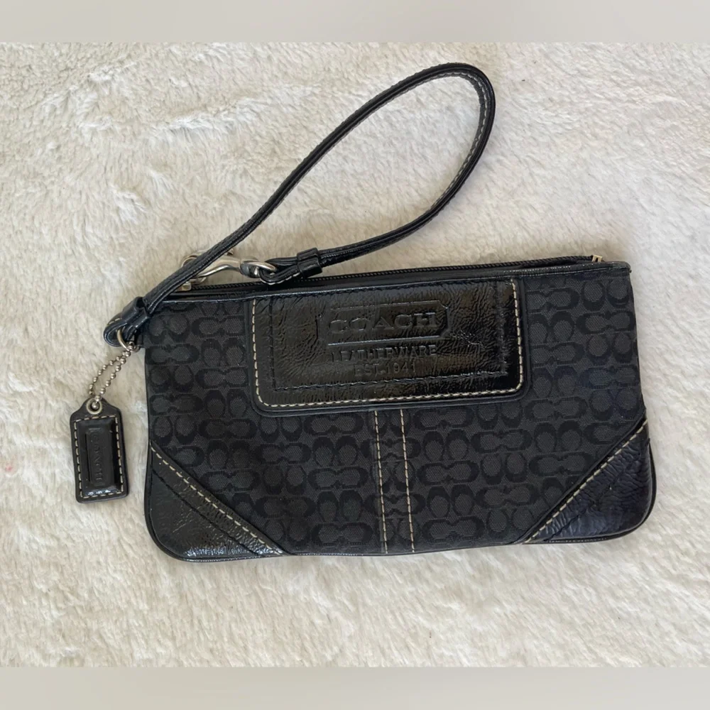 Coach vintage wristlet EUC